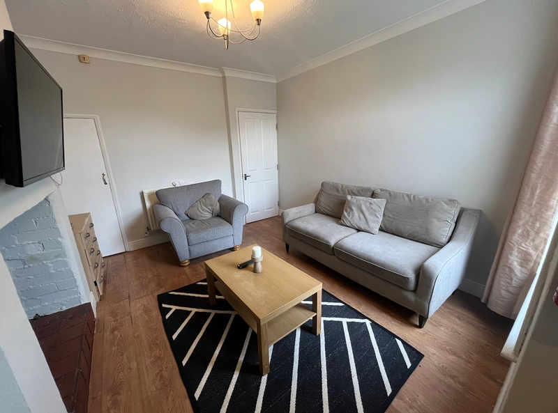 SPARE ROOMS - Sausthorpe Street, 4 Bedroom, - Thumbnail 5